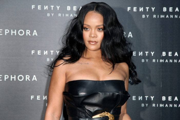 Rihanna Is Now Officially A Billionaire
