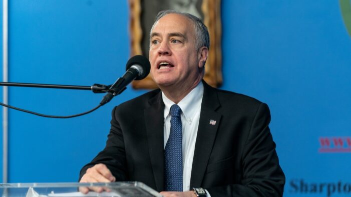 DiNapoli: New Yorkers Struggling to Pay Utility Bills