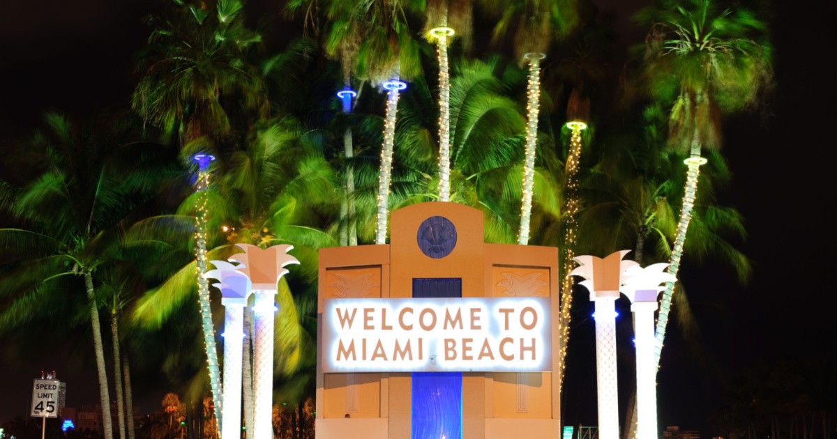 welcome signboard in Miami beach-img
