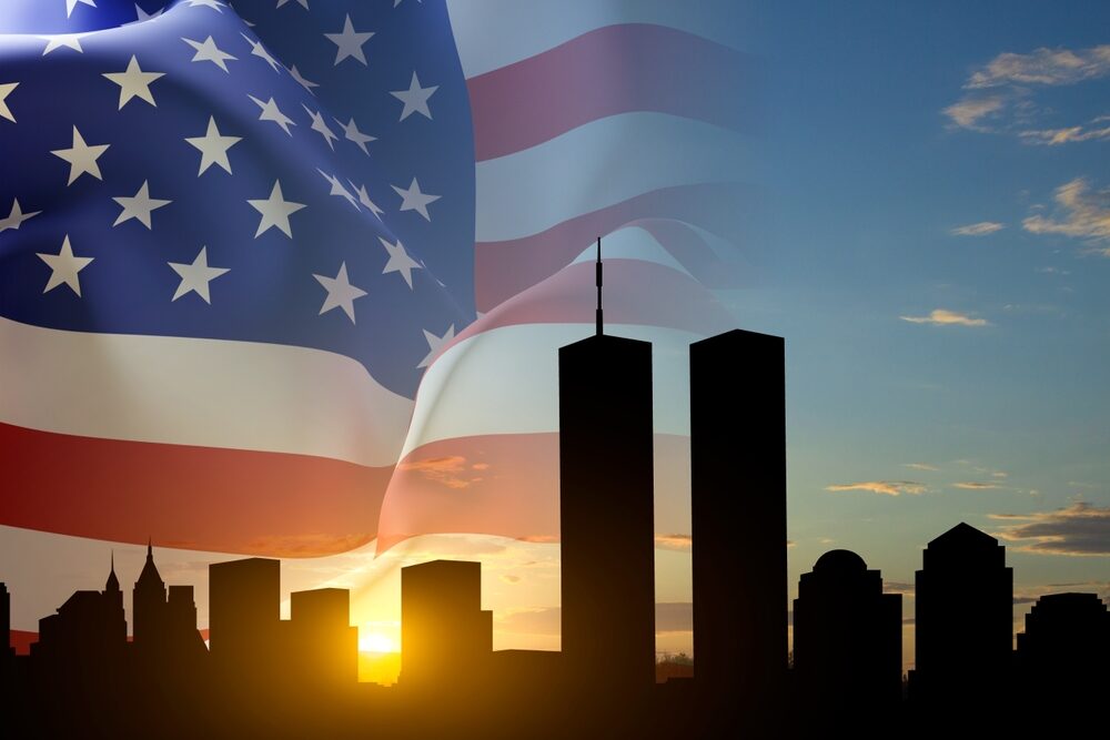 New,York,Skyline,Silhouette,With,Twin,Towers,And,Usa,Flag